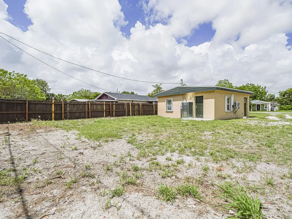 4716 29th Avenue Vero Beach FL 32967
