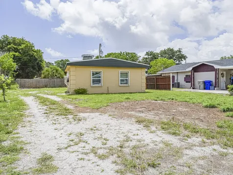 4716 29TH Avenue Vero Beach FL 32967