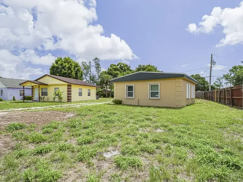 4716 29TH Avenue Vero Beach FL 32967