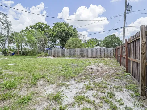 4716 29th Avenue Vero Beach FL 32967