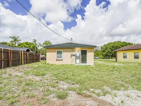 4716 29th Avenue Vero Beach FL 32967