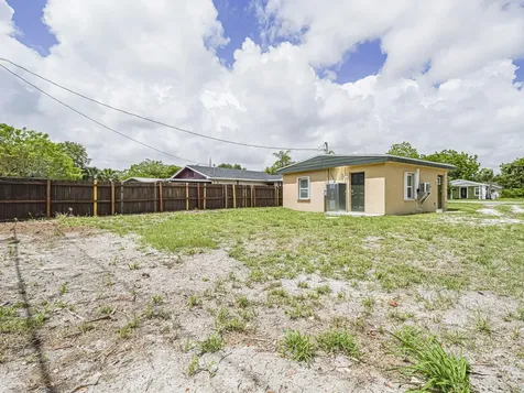 4716 29th Avenue Vero Beach FL 32967