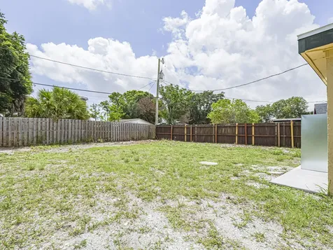 4716 29TH Avenue Vero Beach FL 32967