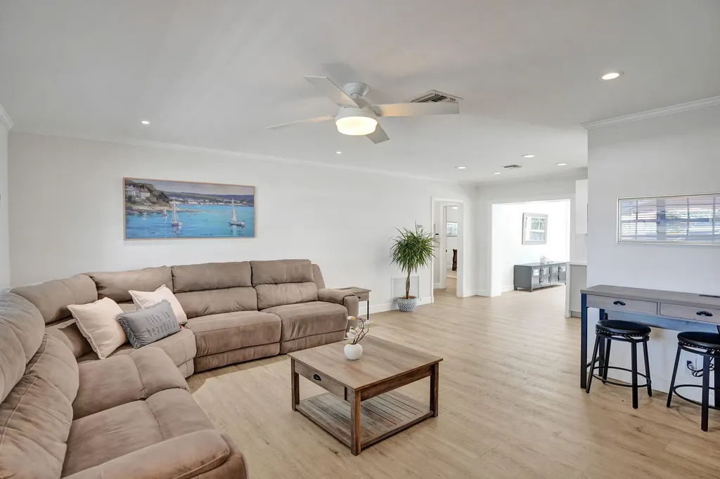 3930 NE 21st Avenue Fort Lauderdale FL 33308