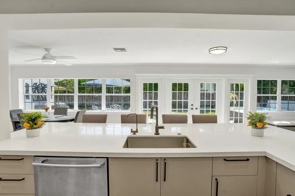 3930 NE 21st Avenue Fort Lauderdale FL 33308