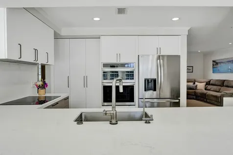 3930 NE 21st Avenue Fort Lauderdale FL 33308