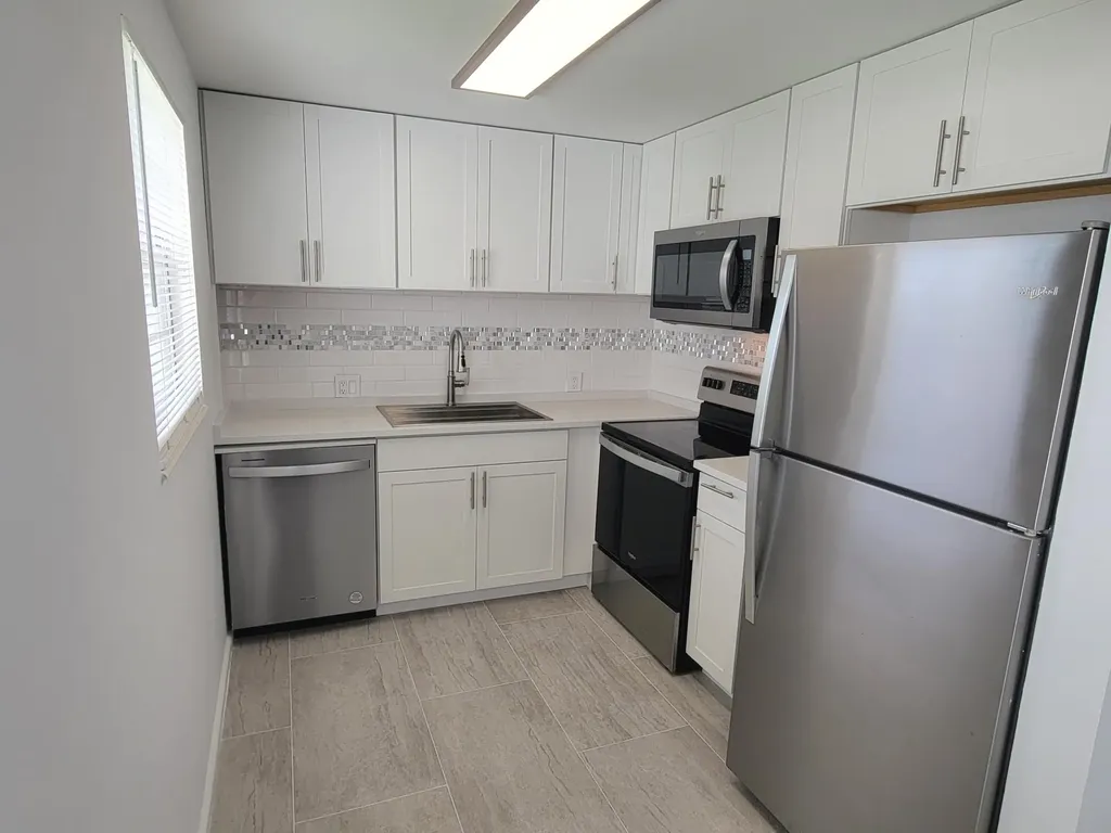 613 Fanshaw Boca Raton FL 33434