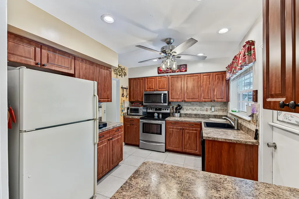 1131 SW 3rd Terrace Pompano Beach FL 33060
