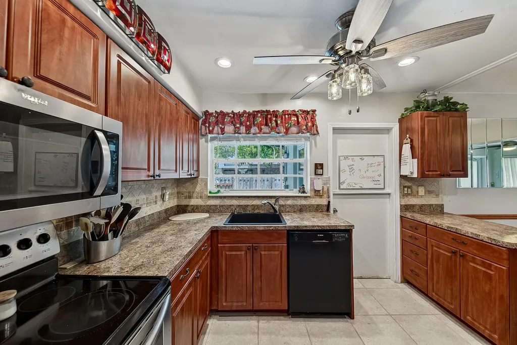 1131 SW 3rd Terrace Pompano Beach FL 33060