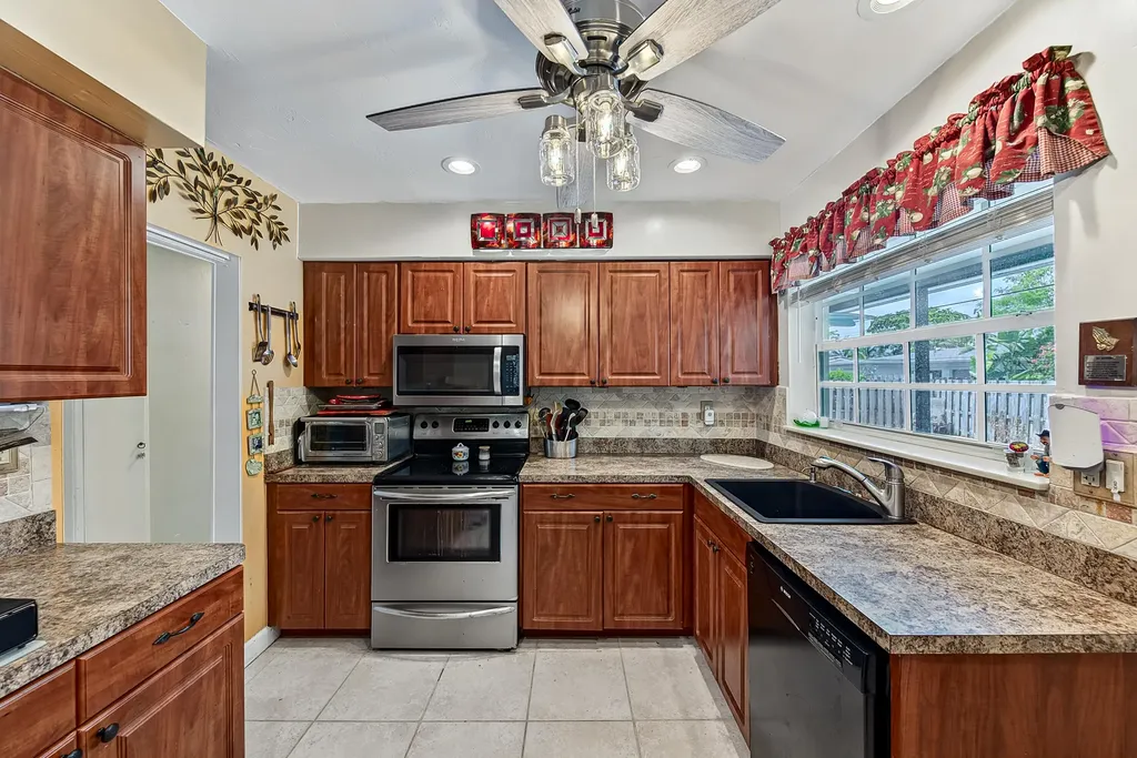 1131 SW 3rd Terrace Pompano Beach FL 33060