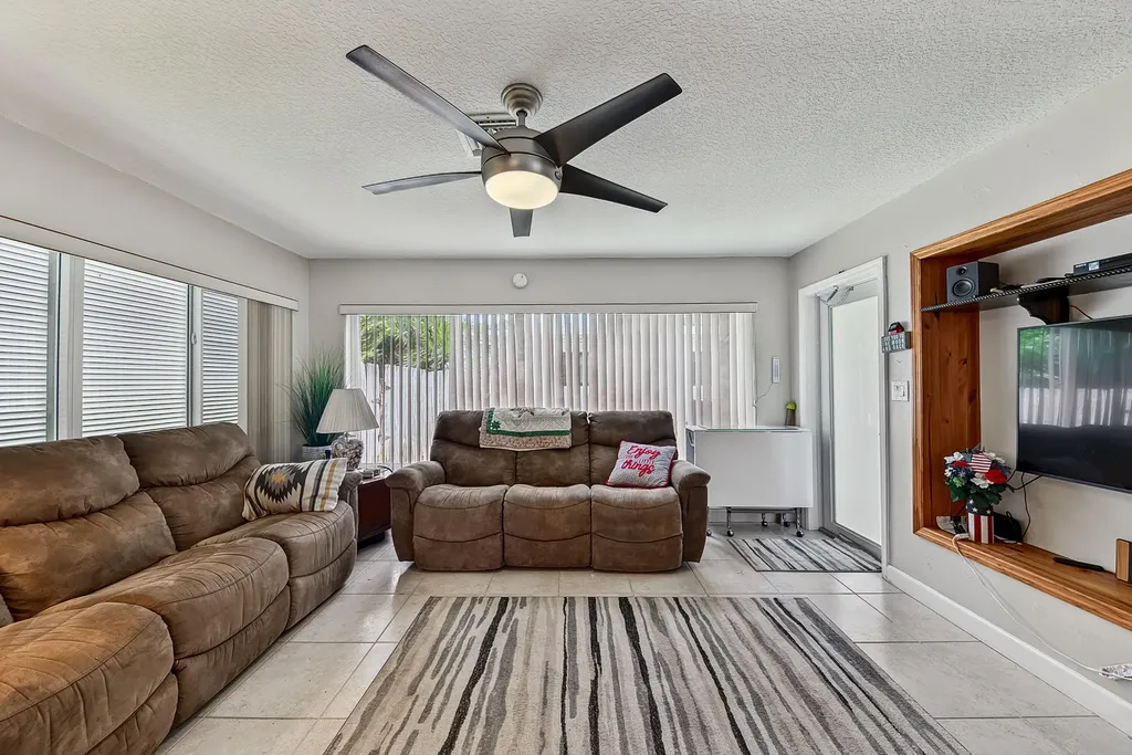 1131 SW 3rd Terrace Pompano Beach FL 33060