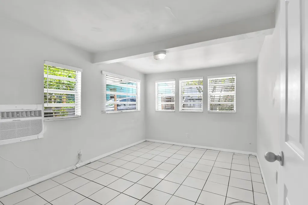 817 N J Street Lake Worth Beach FL 33460