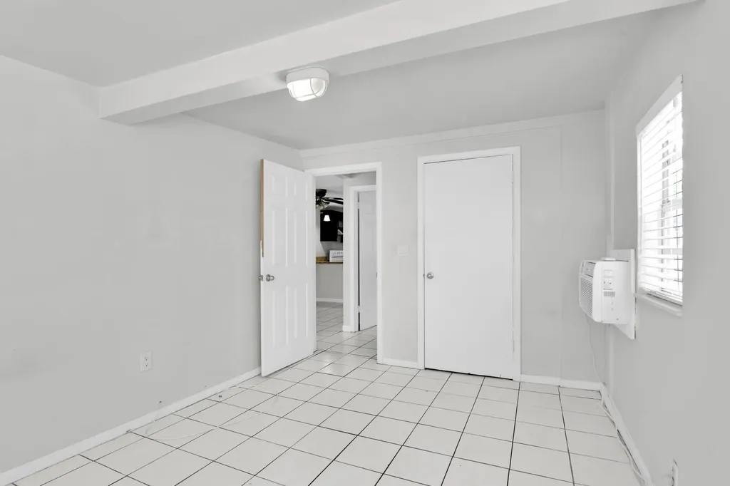 817 N J Street Lake Worth Beach FL 33460