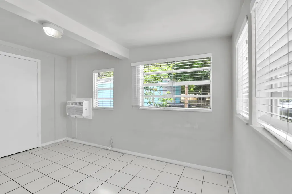 817 N J Street Lake Worth Beach FL 33460