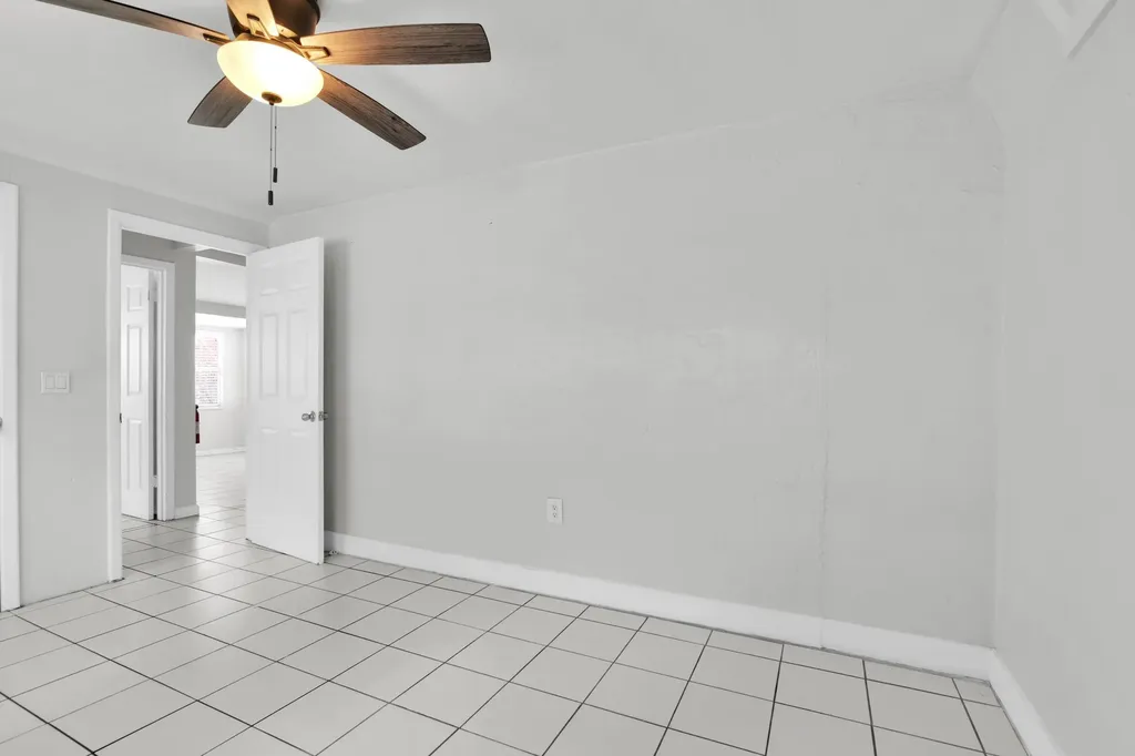 817 N J Street Lake Worth Beach FL 33460