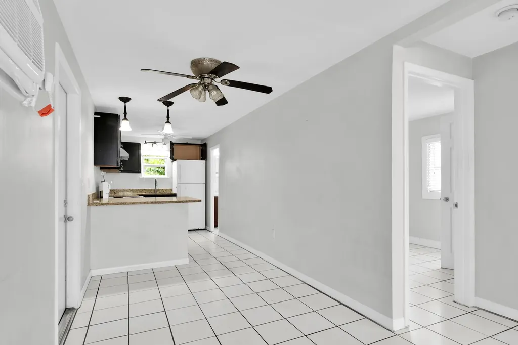 817 N J Street Lake Worth Beach FL 33460