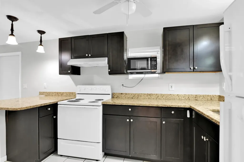 817 N J Street Lake Worth Beach FL 33460