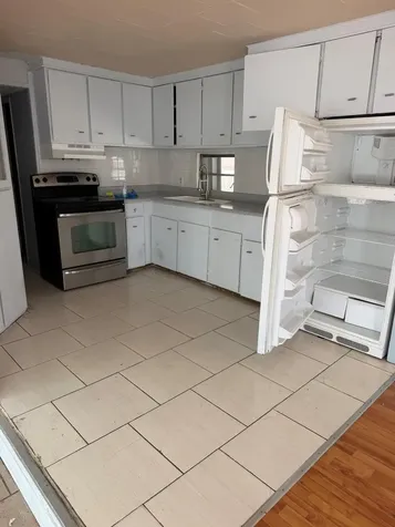 820 SW 1st Place Hallandale Beach FL 33009