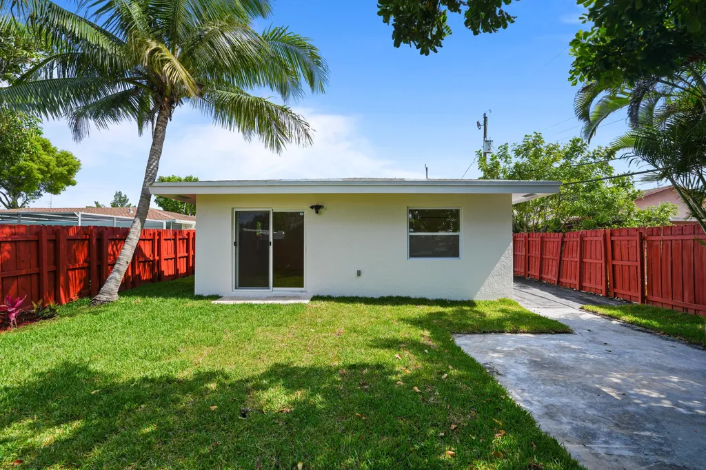 1404 NE 2nd Street Pompano Beach FL 33060