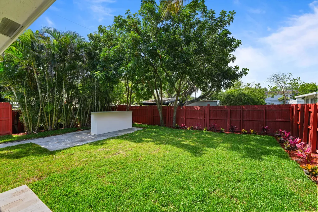 1404 NE 2nd Street Pompano Beach FL 33060