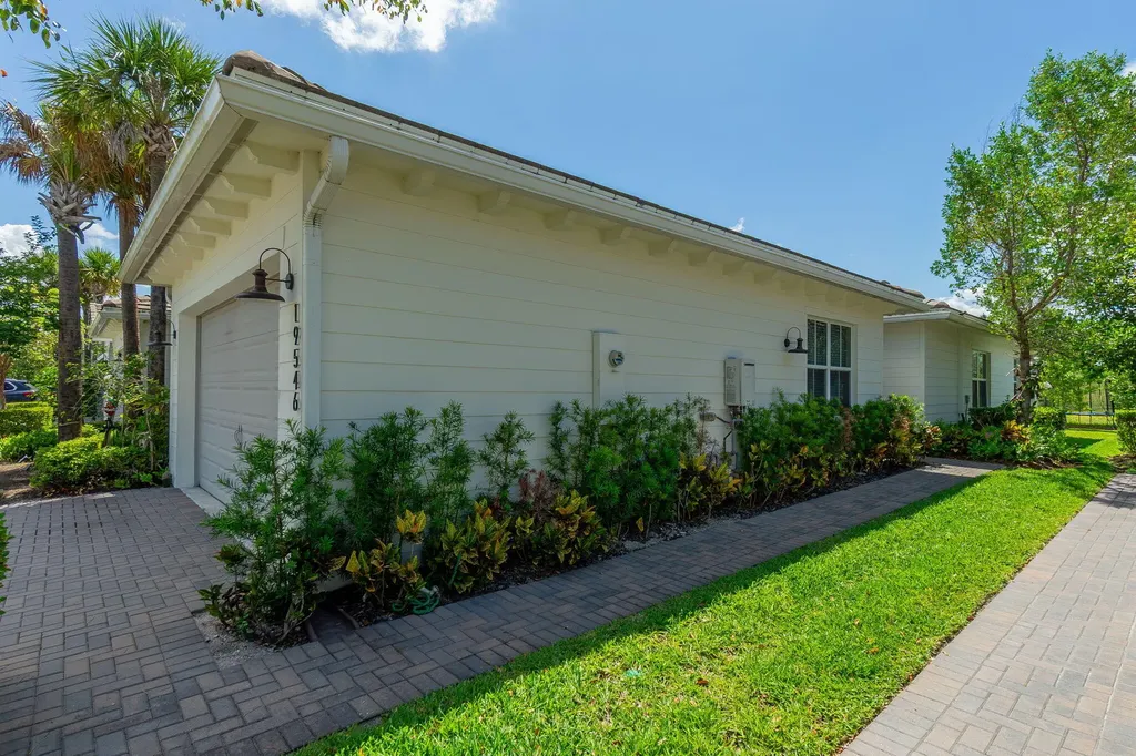 19546 Weathervane Way Loxahatchee FL 33470