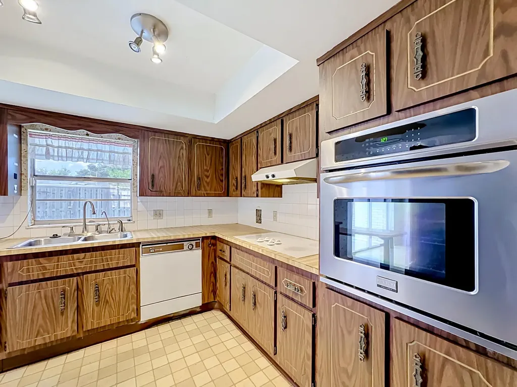 2402 Newport Drive Fort Pierce FL 34982