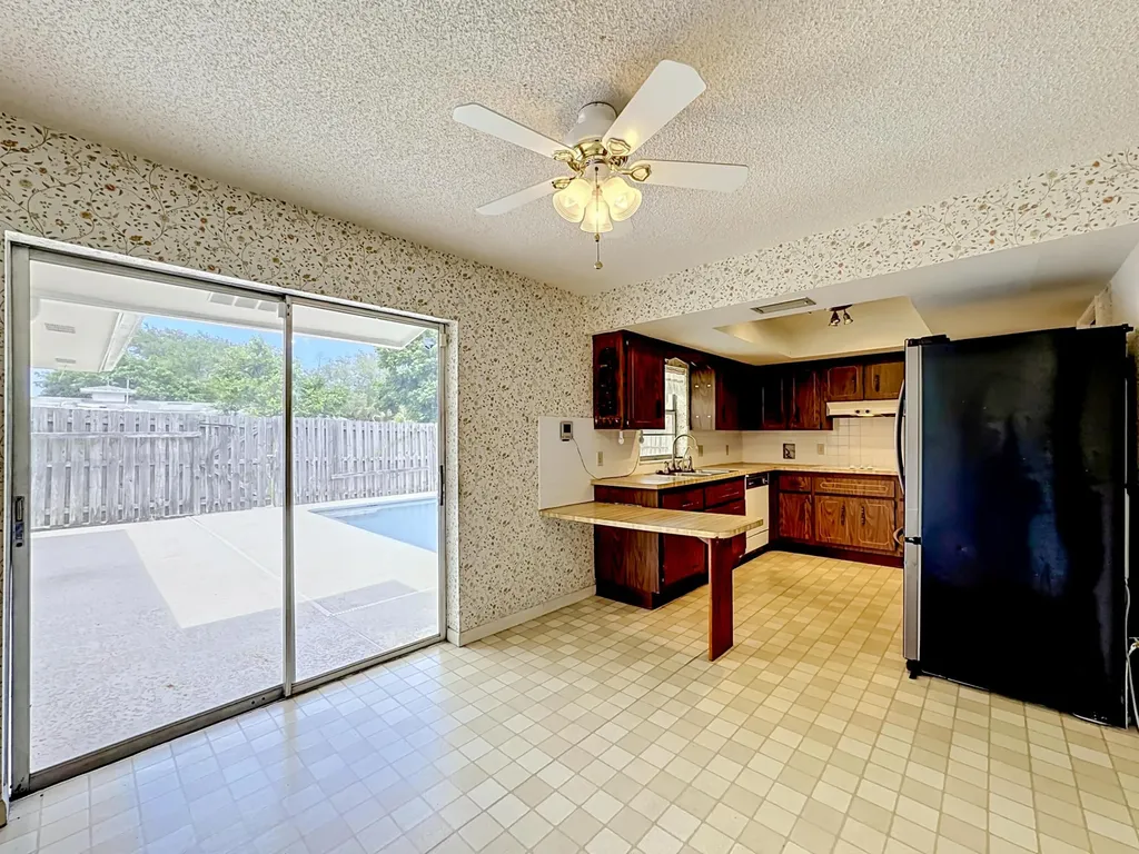2402 Newport Drive Fort Pierce FL 34982
