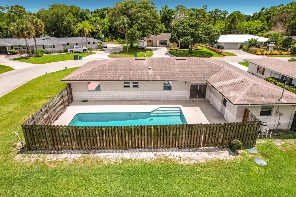 2402 Newport Drive Fort Pierce FL 34982