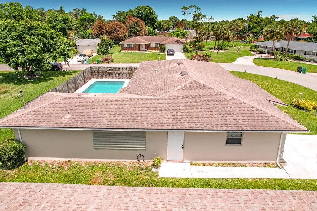 2402 Newport Drive Fort Pierce FL 34982