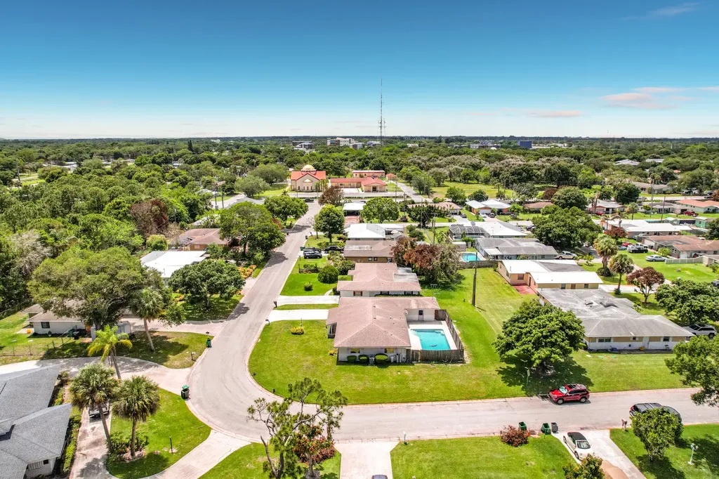 2402 Newport Drive Fort Pierce FL 34982