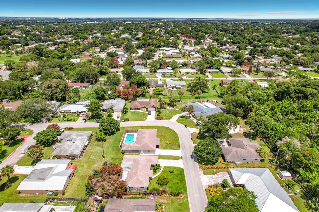 2402 Newport Drive Fort Pierce FL 34982
