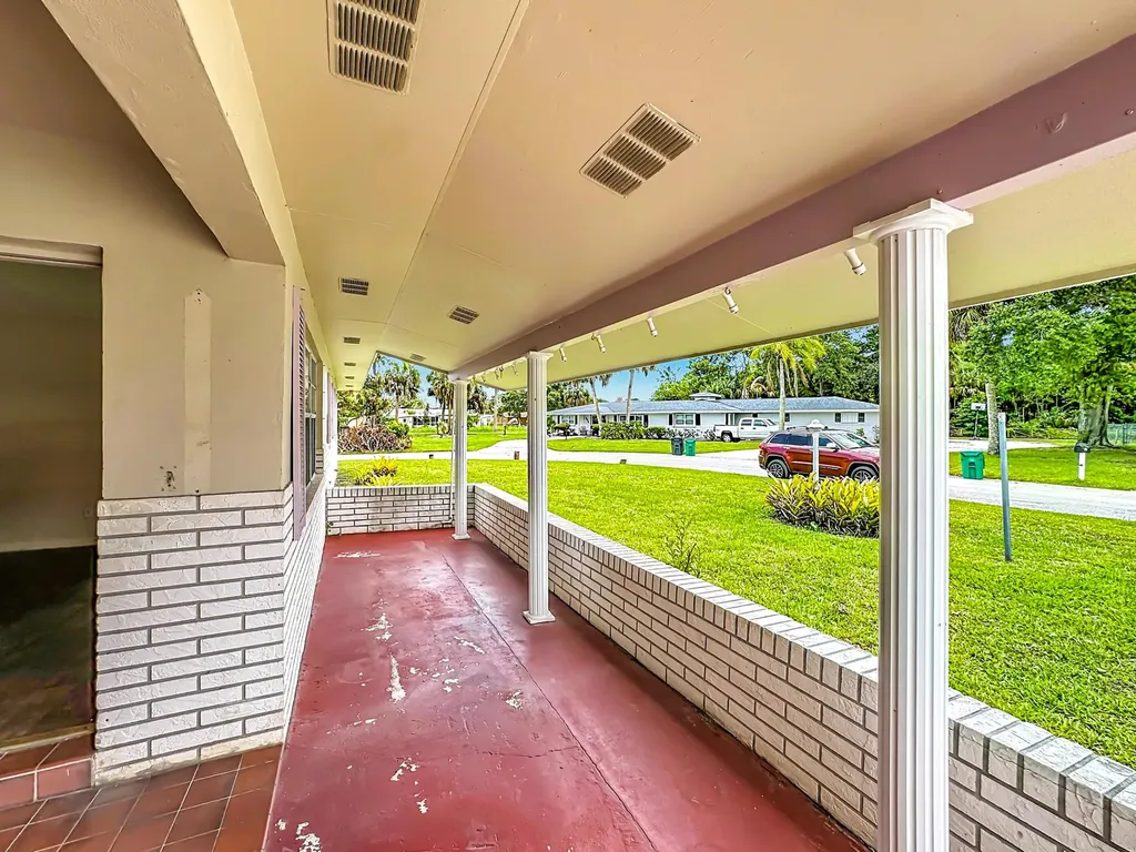 2402 Newport Drive Fort Pierce FL 34982