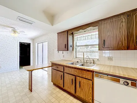 2402 Newport Drive Fort Pierce FL 34982