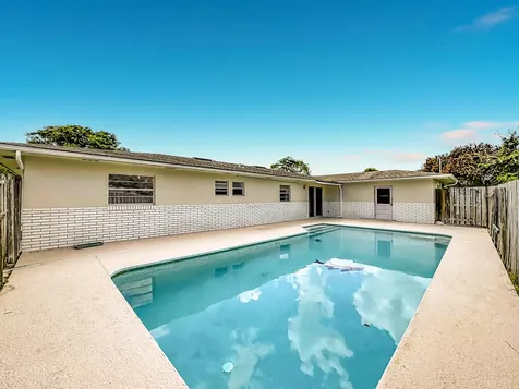 2402 Newport Drive Fort Pierce FL 34982