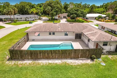 2402 Newport Drive Fort Pierce FL 34982