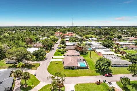 2402 Newport Drive Fort Pierce FL 34982