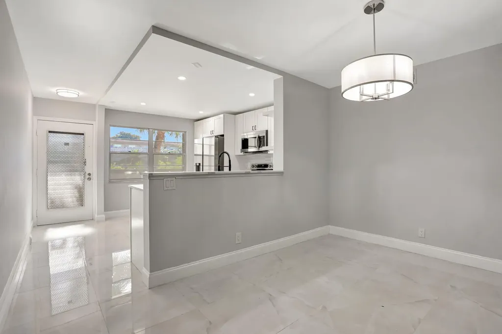 2202 Lucaya Bend Coconut Creek FL 33066