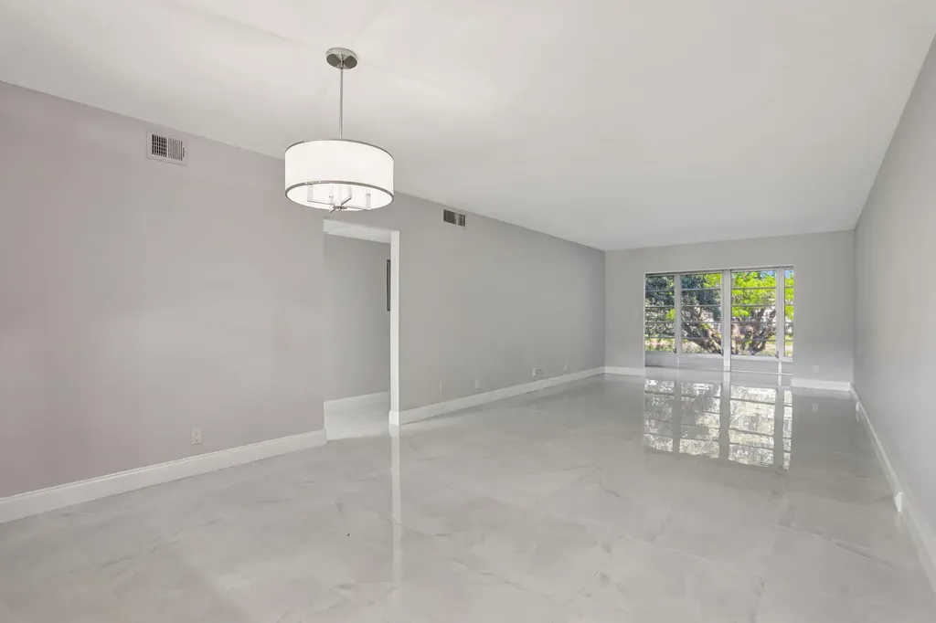 2202 Lucaya Bend Coconut Creek FL 33066