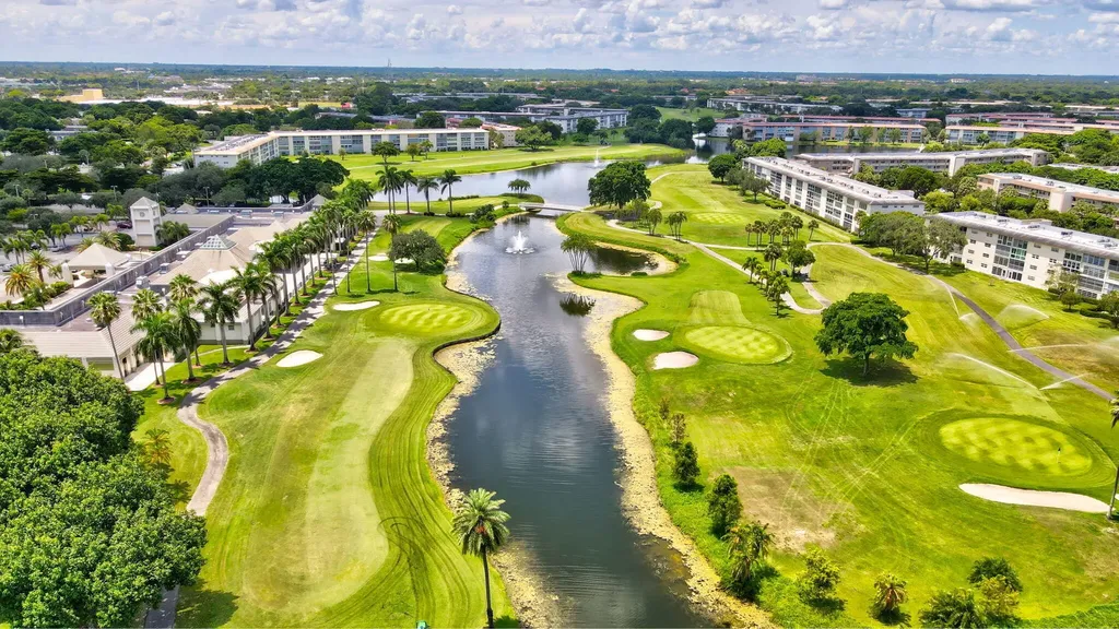 2202 Lucaya Bend Coconut Creek FL 33066