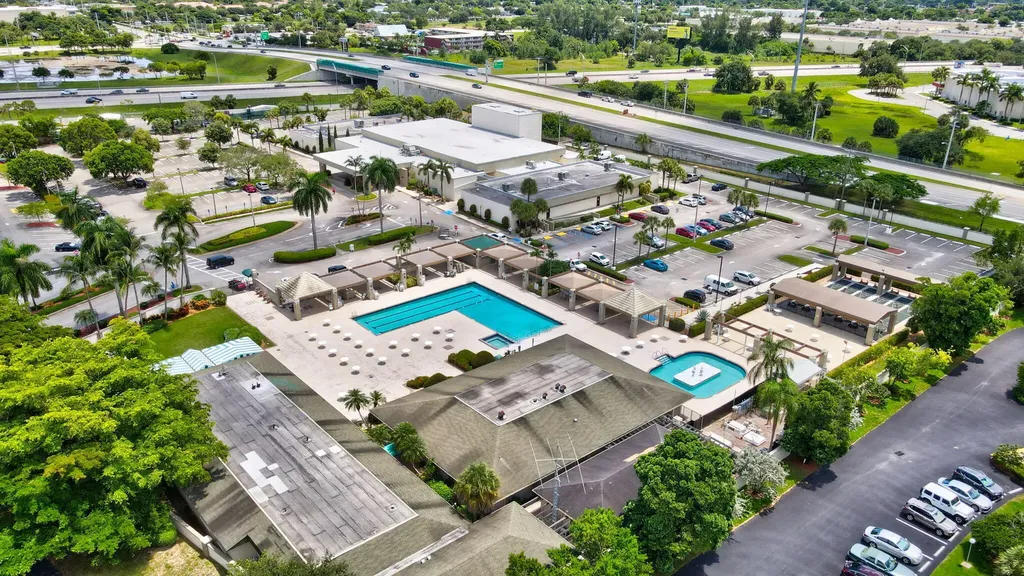 2202 Lucaya Bend Coconut Creek FL 33066