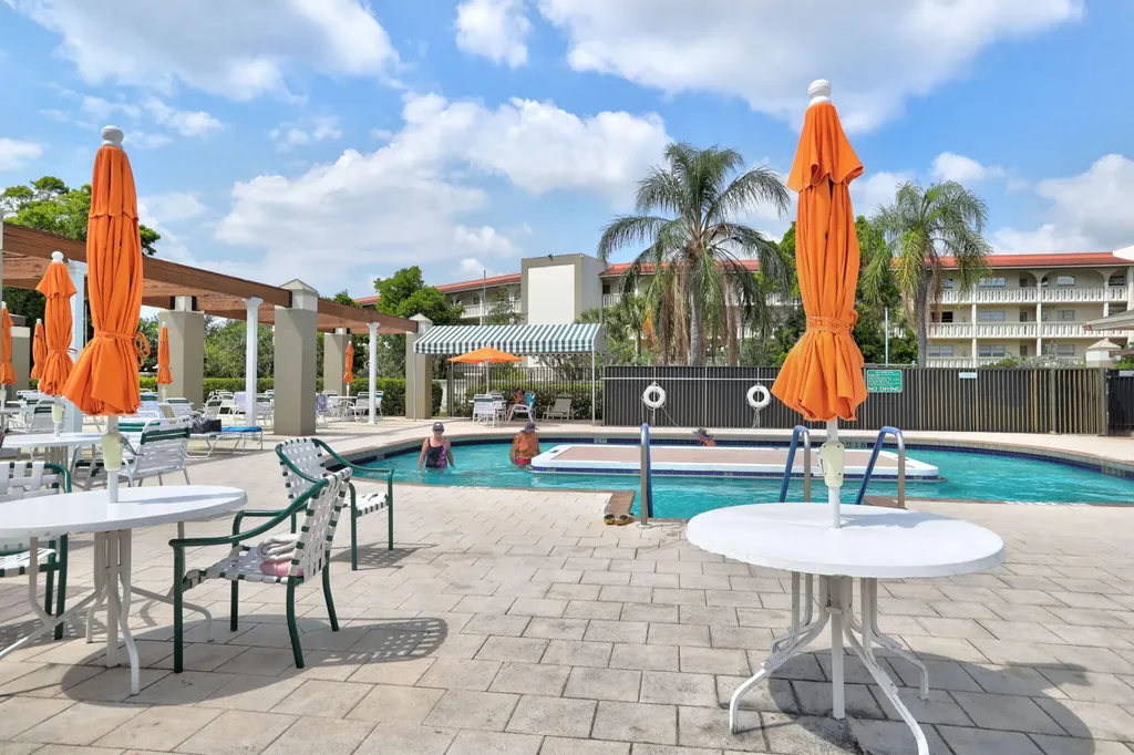 2202 Lucaya Bend Coconut Creek FL 33066