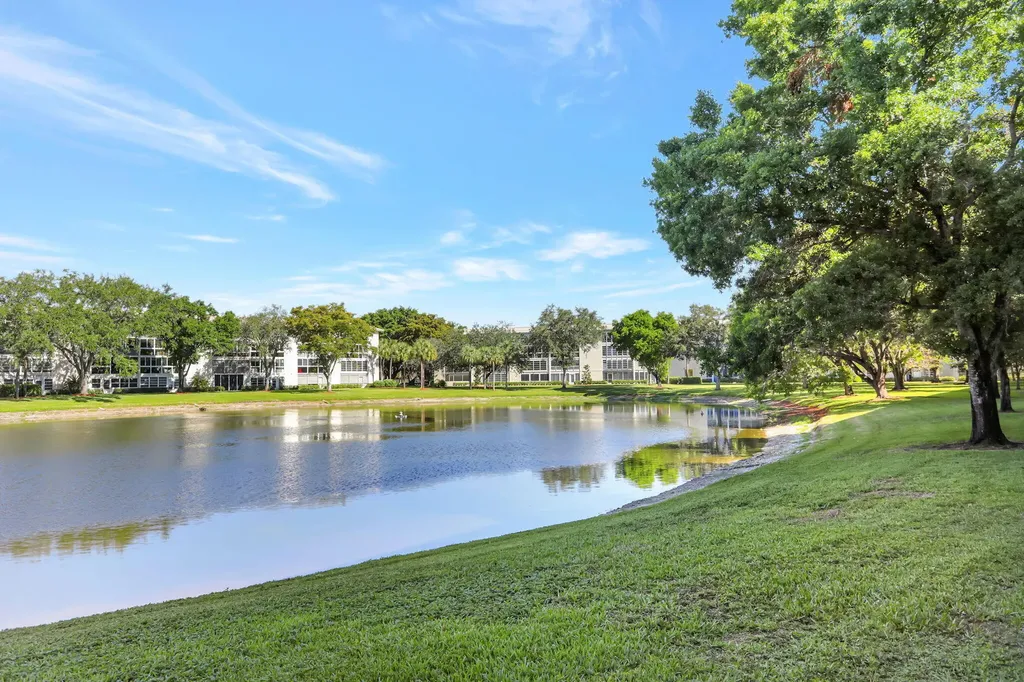 2202 Lucaya Bend Coconut Creek FL 33066