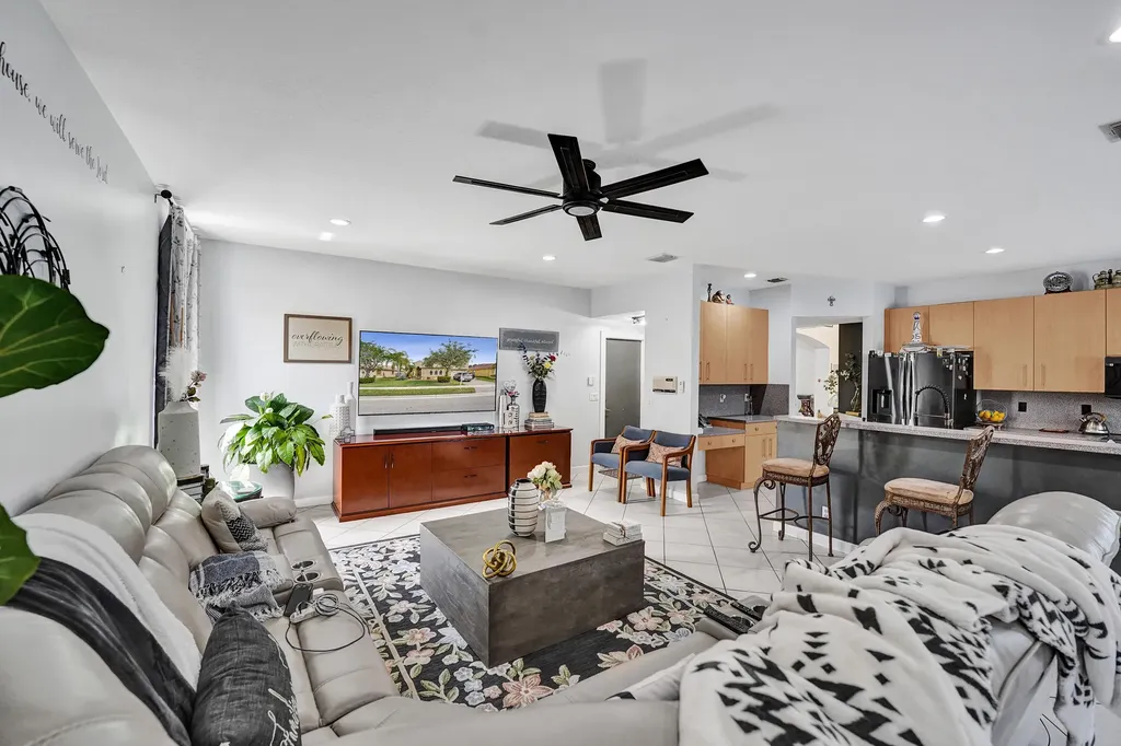 18623 SW 7th Street Pembroke Pines FL 33029
