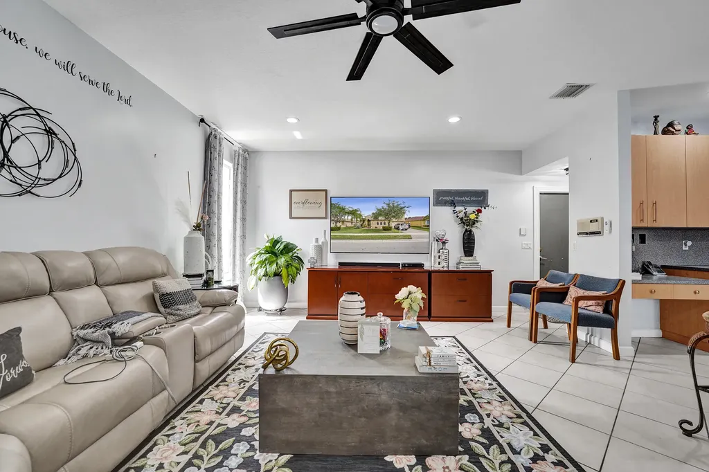 18623 SW 7th Street Pembroke Pines FL 33029