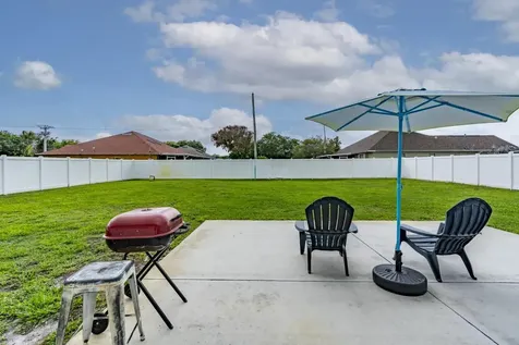 2590 SW Hinchman Street Port St Lucie FL 34984