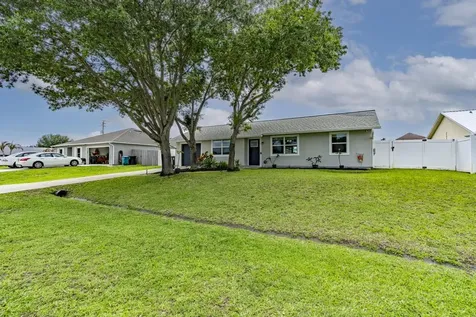 2590 SW Hinchman Street Port St Lucie FL 34984
