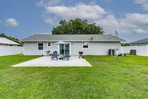 2590 SW Hinchman Street Port St Lucie FL 34984