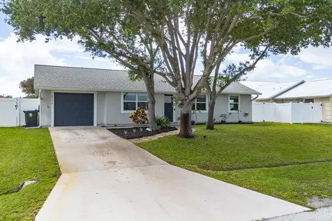 2590 SW Hinchman Street Port St Lucie FL 34984