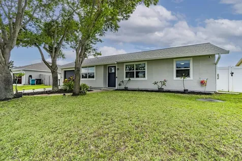 2590 SW Hinchman Street Port St Lucie FL 34984