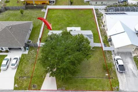 2590 SW Hinchman Street Port St Lucie FL 34984